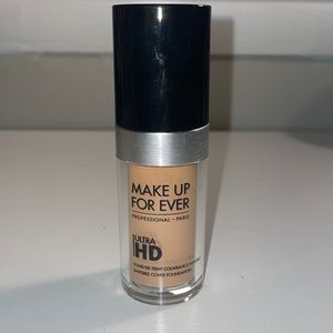 Make Up Forever Foundation